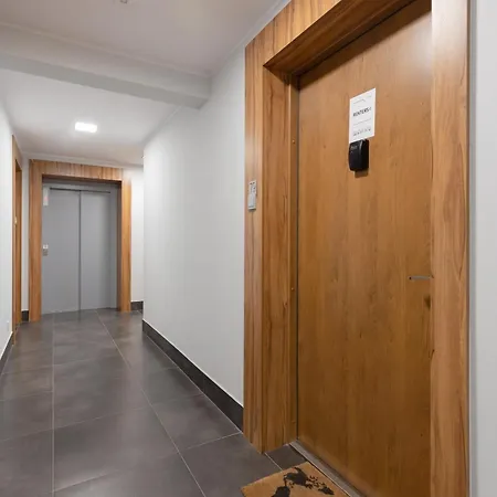 Cozy Three-bedroom Family In By Renters *