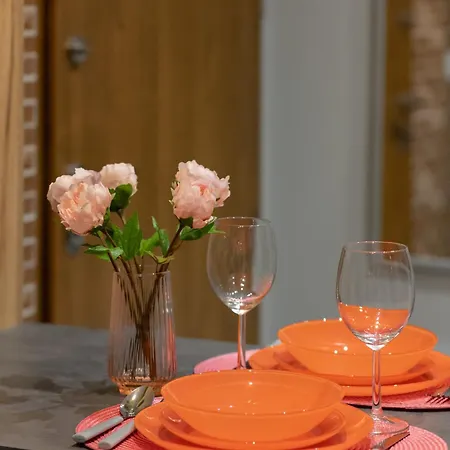 Cozy Three-bedroom Family In By Renters Apartment Warsaw