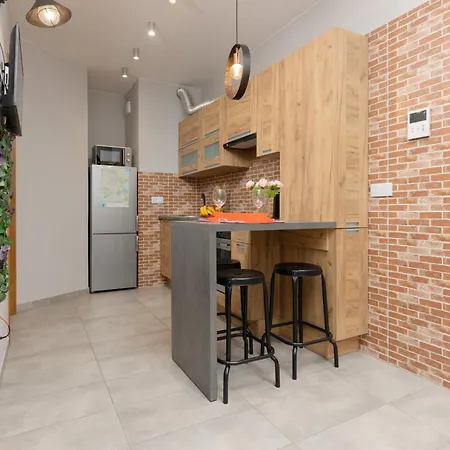 Cozy Three-bedroom Family In By Renters * Varsovie