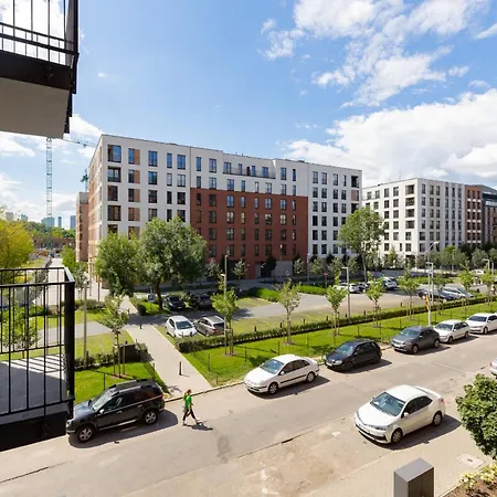 Cozy Three-bedroom Family In By Renters Varšava